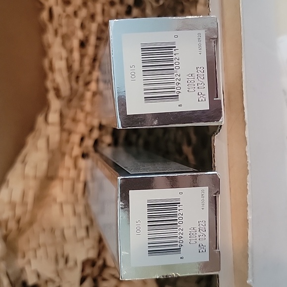 Kate Somerville Anti Bac acne clearing lotion - Picture 2 of 4